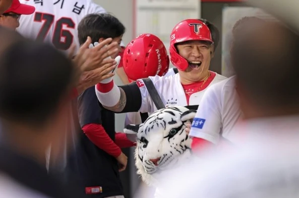 KBO, KIA, '최형우 복귀 투런포·양현종 10승' SSG에 강우콜드 승리