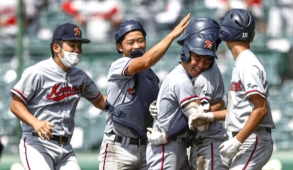 교토국제고 ‘한국어 교가’, 열도 울렸다! 100주년 맞은 ‘일본 야구 성지’ 고시엔 우승