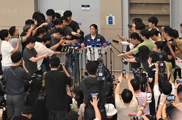 스포츠소식, 김택규 배드민턴협회장, “구세대 관습 제거하겠다”...안세영 의견 반영 및 제도 개선 약속