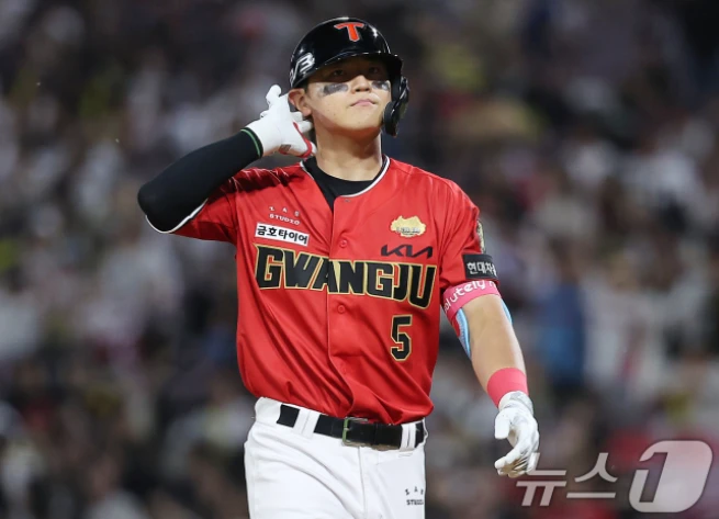 KBO, 이제 2경기 2홈런 '40-40 도전' 김도영, 8타수 1안타 천적 + 사직 몬스터 극복 나선다