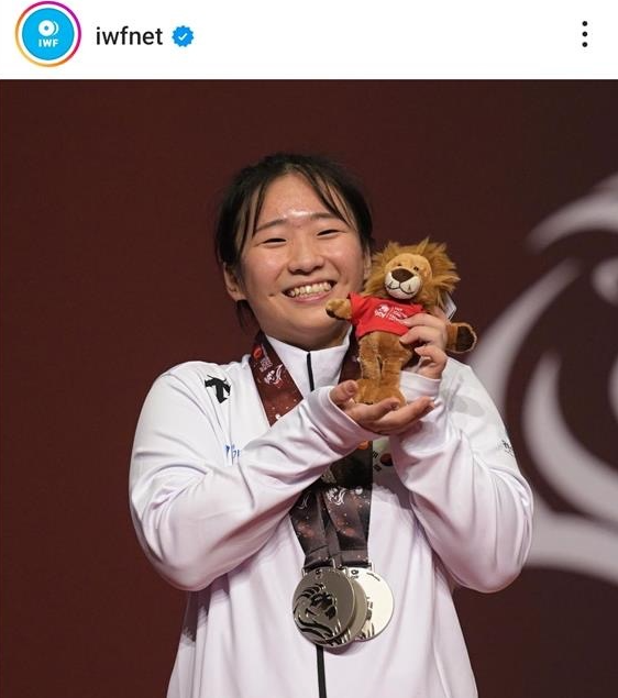 스포츠소식, 한국 역도 유망주 전희수, 세계주니어역도선수권에서 '유소년 세계 기록' 세우며 '은메달' 쾌거