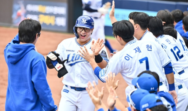 KBO, 22년 만에 만나 또 홈런 파티…‘홈런포 3방+레예스 QS투’ 삼성, LG 10-4 완파…KS행 확률 76%