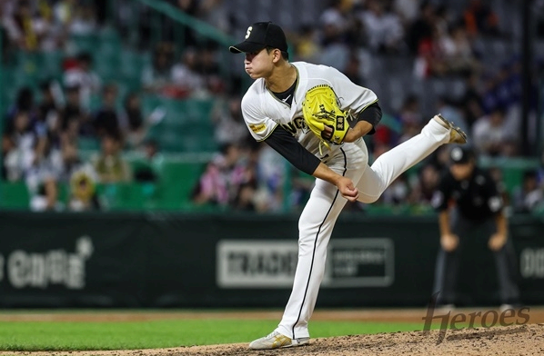 KBO, '158km 파이어볼러' 이강준, 팔꿈치 부상으로 대표팀 하차