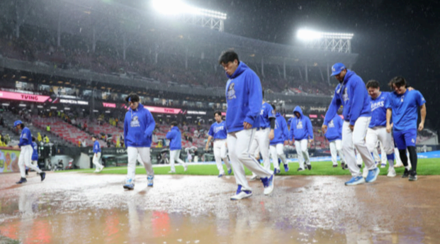 KBO, 삼성, 1점 앞선 KIA 챔필서 한국시리즈 사상 첫 ‘서스펜디드 게임’…박진만 감독 ‘일침’ 왜?