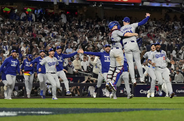 MLB, MLB 다저스, '극적인 역전승' WS 8번째 우승 ··· MVP 프리먼