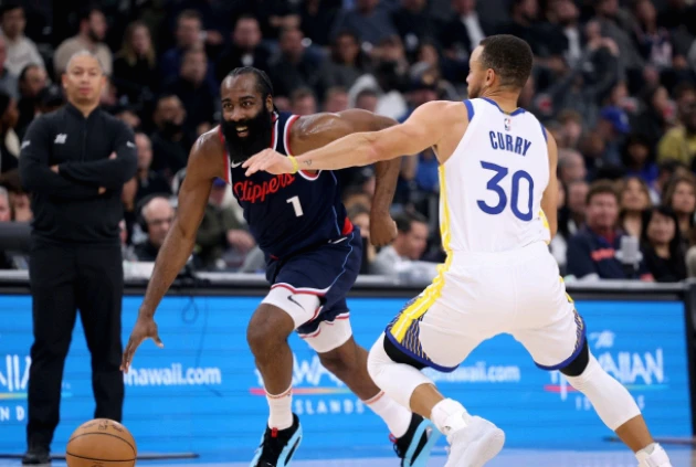 NBA, 털보가 이겼다! 하든, 커리와 PG 맞대결 판정승→12득점 16AS 폭발…LA 클리퍼스, GSW에 승리