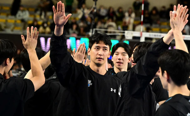 V리그, “김연경 이어 문성민도” 올 시즌 현역 은퇴…배구 간판스타들, 코트와 ‘헤어질 결심’