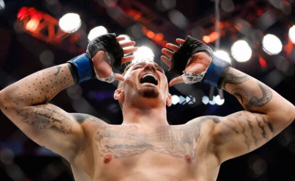 UFC, "존 존스는 이상한 사람이다!"