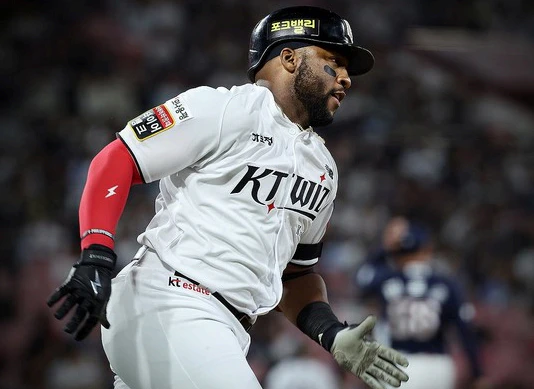 KBO, 프로야구 kt, 한화 잡고 2연패 탈출…로하스 9회 결승타