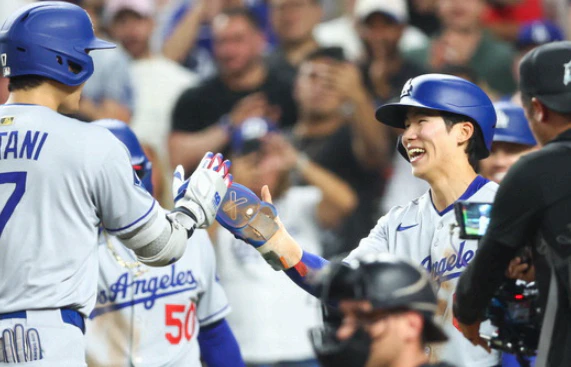 MLB, 첫 선발 김혜성, 첫 안타·타점·득점…경기 수훈 선수 선정