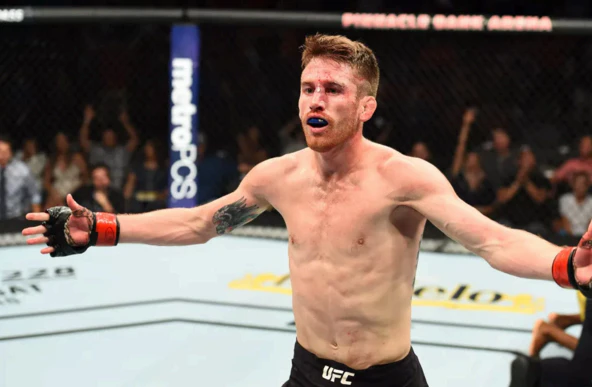 UFC, UFC 밴텀급 판도 흔드는 샌드헤이건, 레그록 TKO로 피게레도 제압